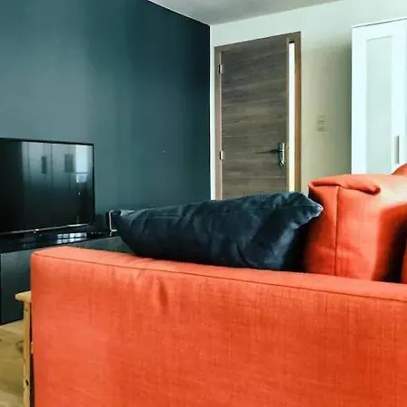 Entierement Renove Et Equipe De Deux Dans Le Quartier Schuman Apartment Brussels