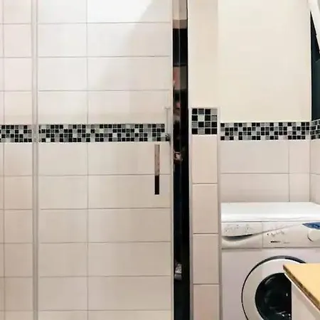 Entierement Renove Et Equipe De Deux Dans Le Quartier Schuman Apartment *
